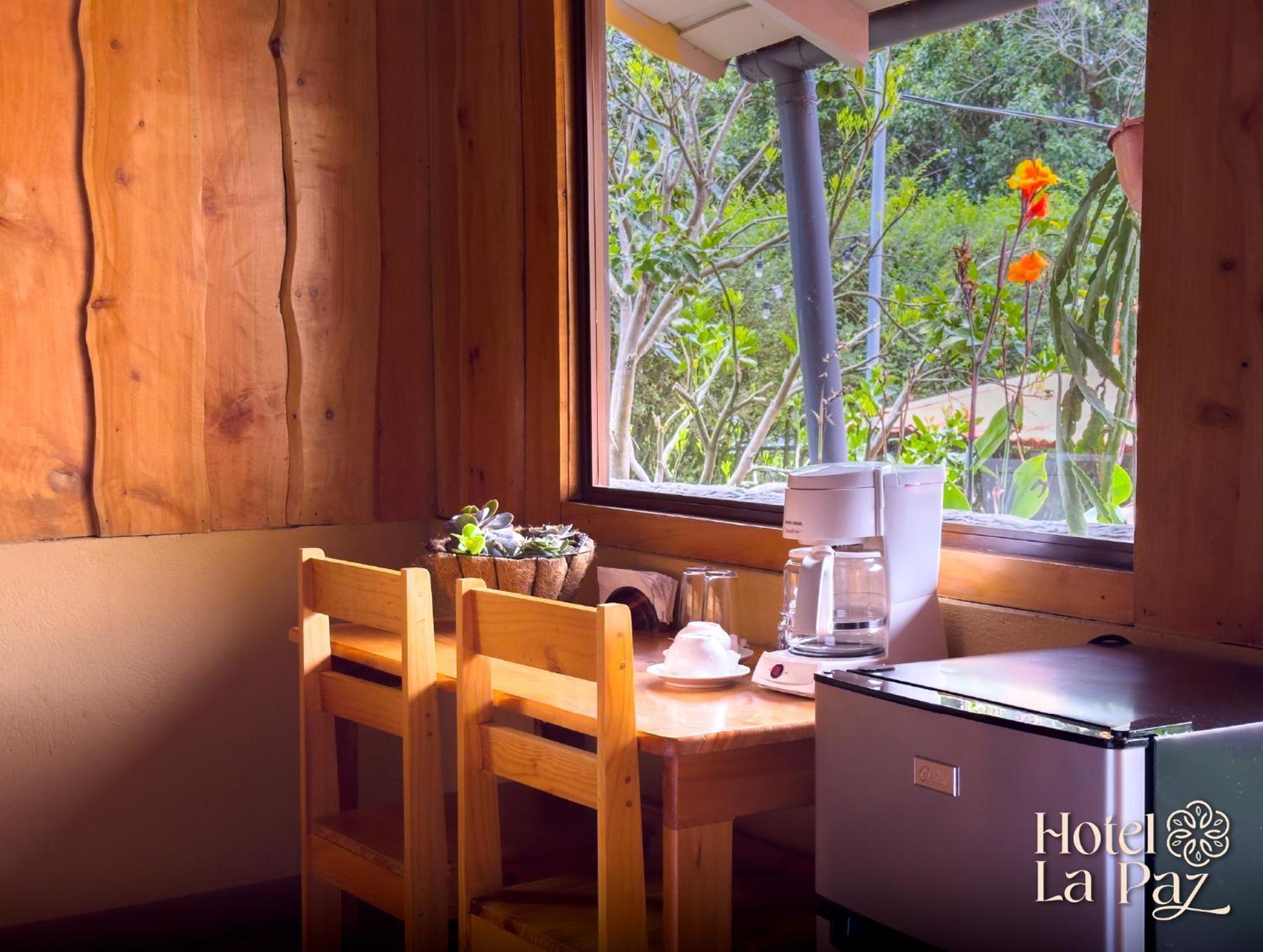 Hotel La Paz Poasito エクステリア 写真